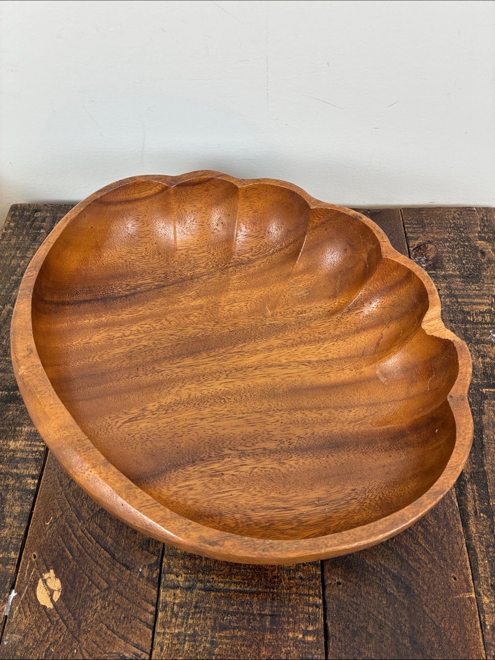 Monkey Pod Wooden Serving Salad Bowl Shell Shaped Hawaiian 60s Flaw